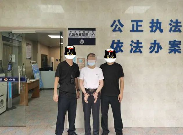DƬ